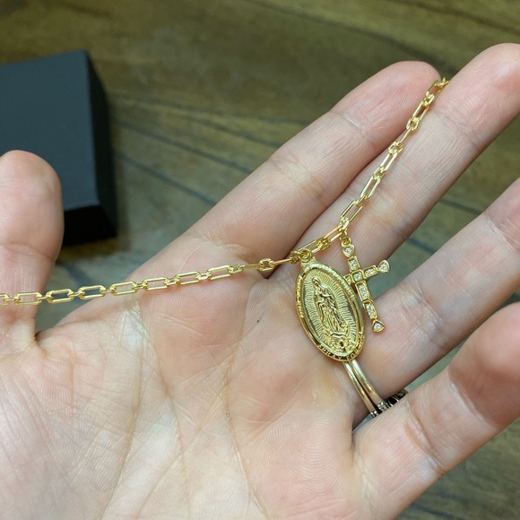 14K gold plated cross necklace - Picture 3 of 6